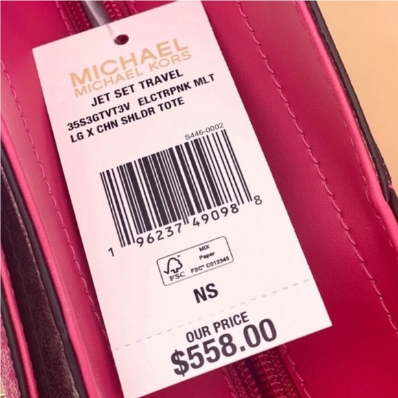 Michael Kors Jet Set Large Chain
Tote and Wallet Set - Picture 8 of 12